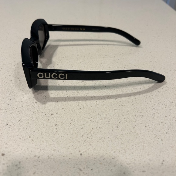Gucci Geometric frame sunglasses - Picture 5 of 12